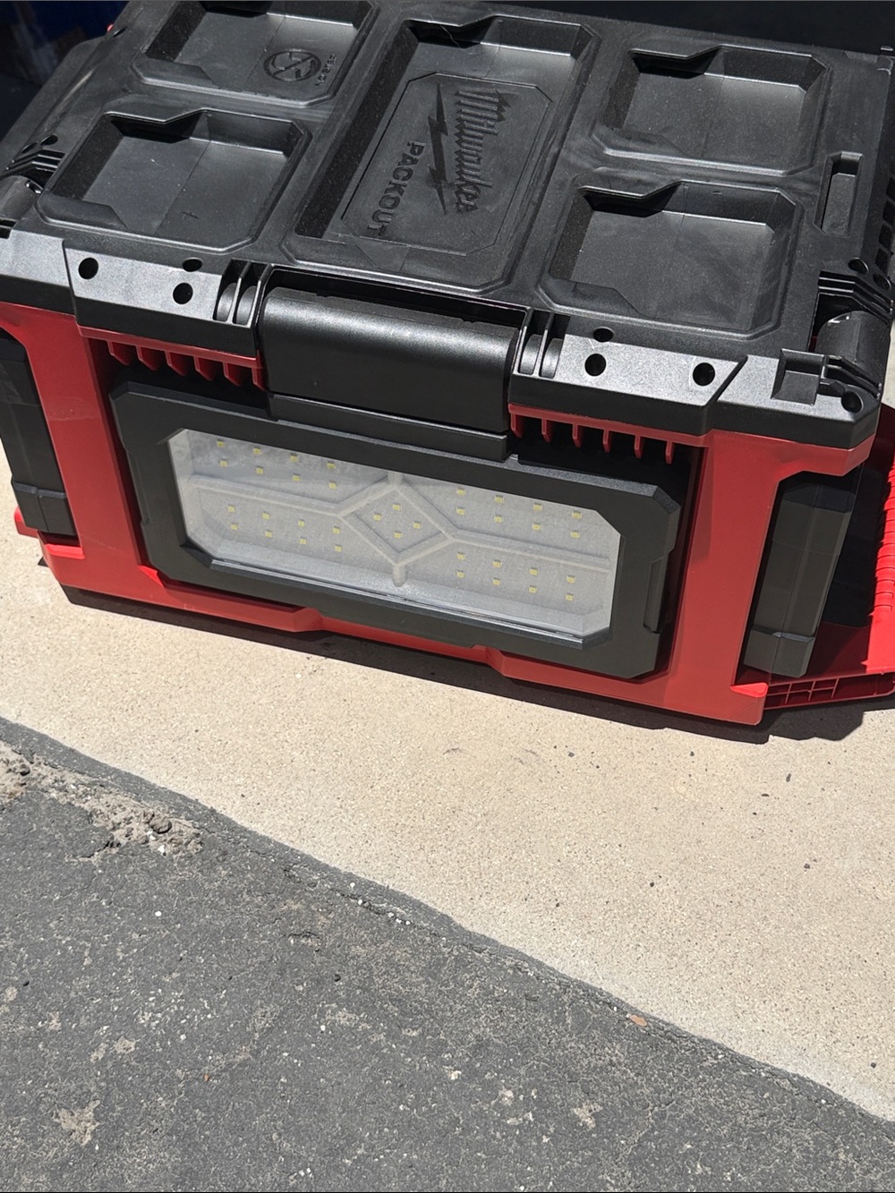 Milwaukee Modular M18 packout light / charger - Picture 3 of 3
